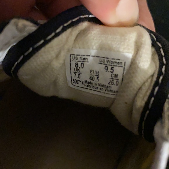 Vans - Picture 2 of 2